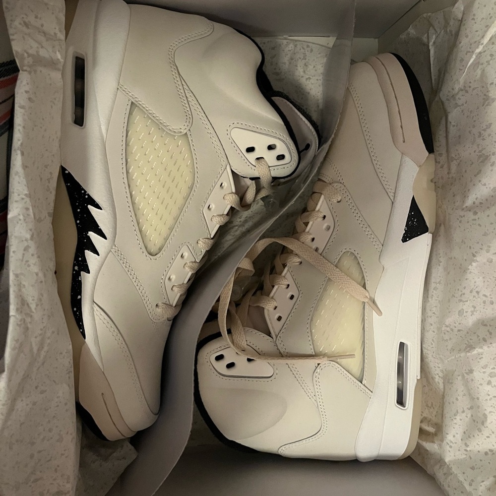 Limited edition Air Jordan 5 retro se sails
